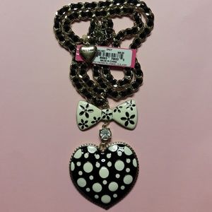 Betsey Johnson black and ivory heart necklace